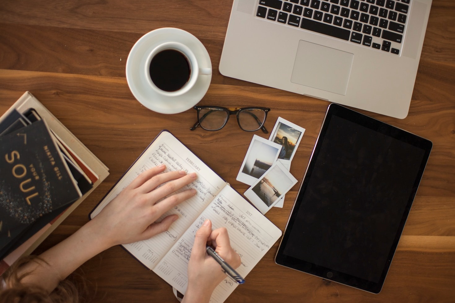Balancing Honesty and Privacy in Sharing
